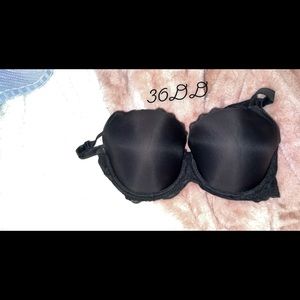 Black Victoria’s Secret bra, in good condition